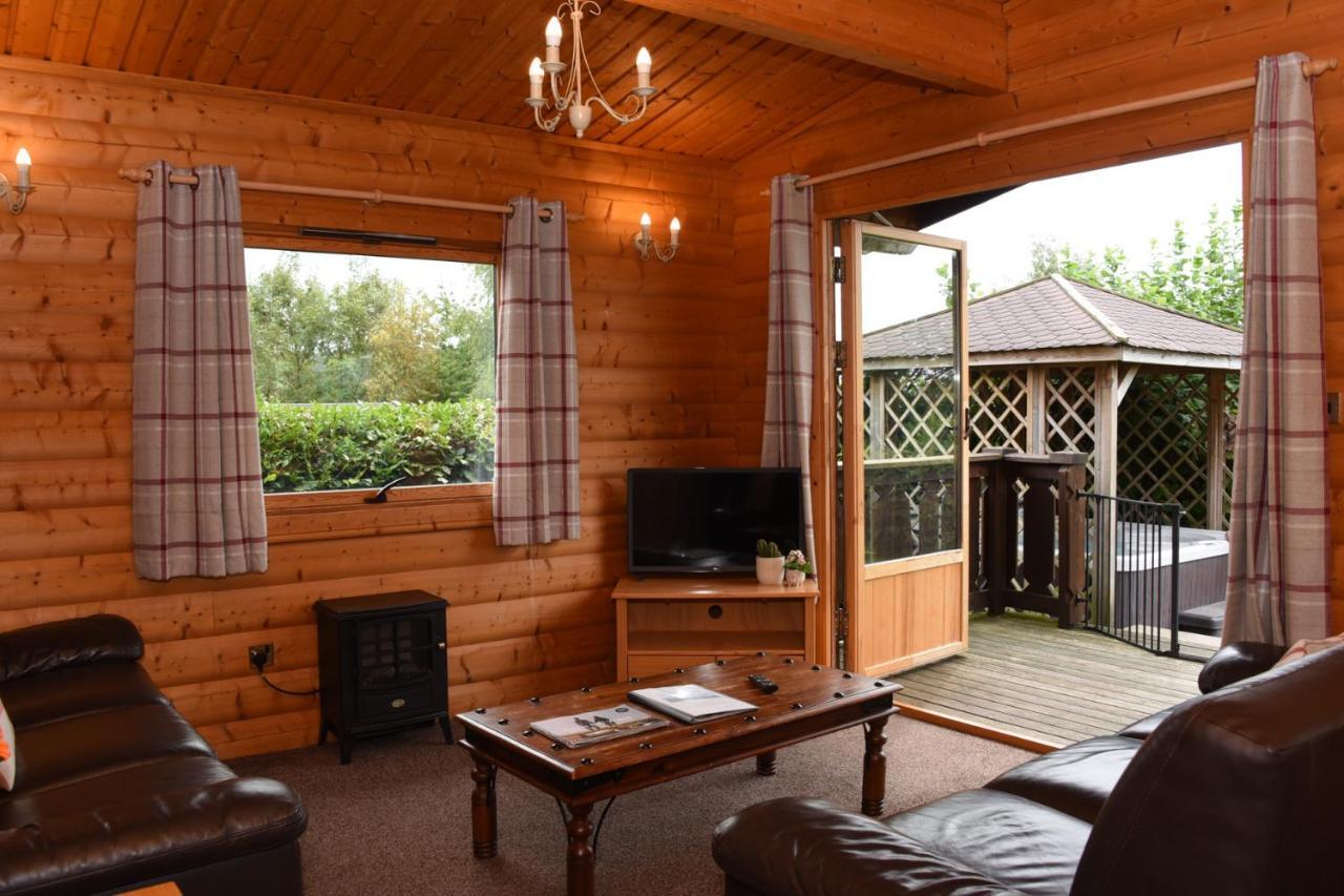Hillside View Villa Rhayader Bagian luar foto